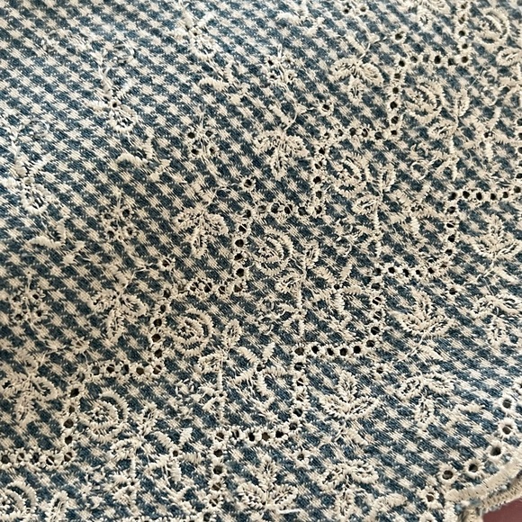 J. G. HOOK SHORT SLEEVE BLUE & WHITE GINGHAM DRESS WITH EMBROIDERED DETAILS 🤍💙 - Picture 4 of 5